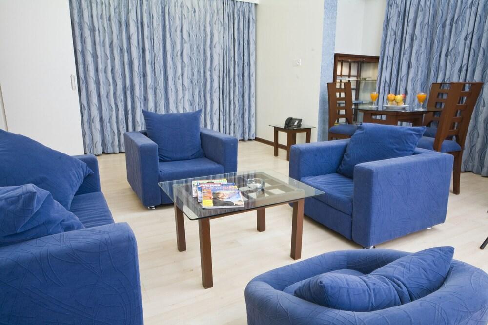 The President Hotel Shivajinagar Pune Exteriör bild