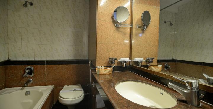 The President Hotel Shivajinagar Pune Exteriör bild