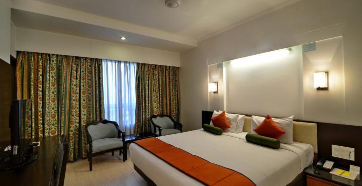 The President Hotel Shivajinagar Pune Exteriör bild