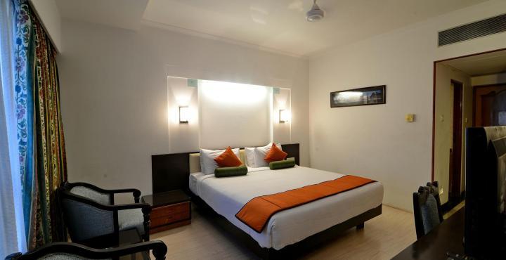 The President Hotel Shivajinagar Pune Exteriör bild