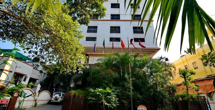 The President Hotel Shivajinagar Pune Exteriör bild
