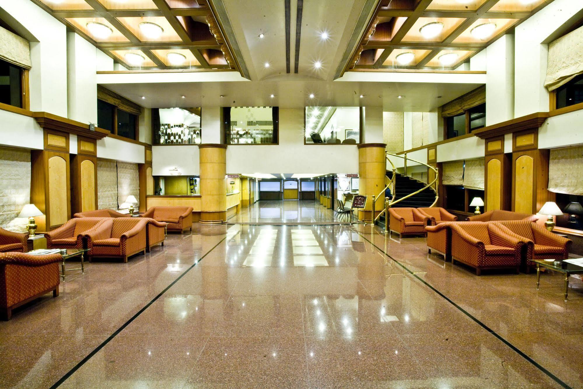The President Hotel Shivajinagar Pune Exteriör bild
