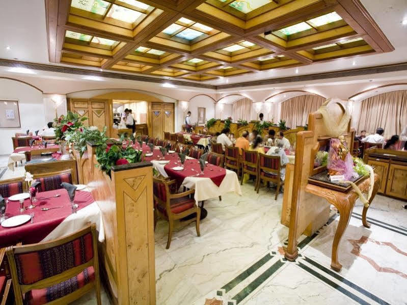 The President Hotel Shivajinagar Pune Exteriör bild