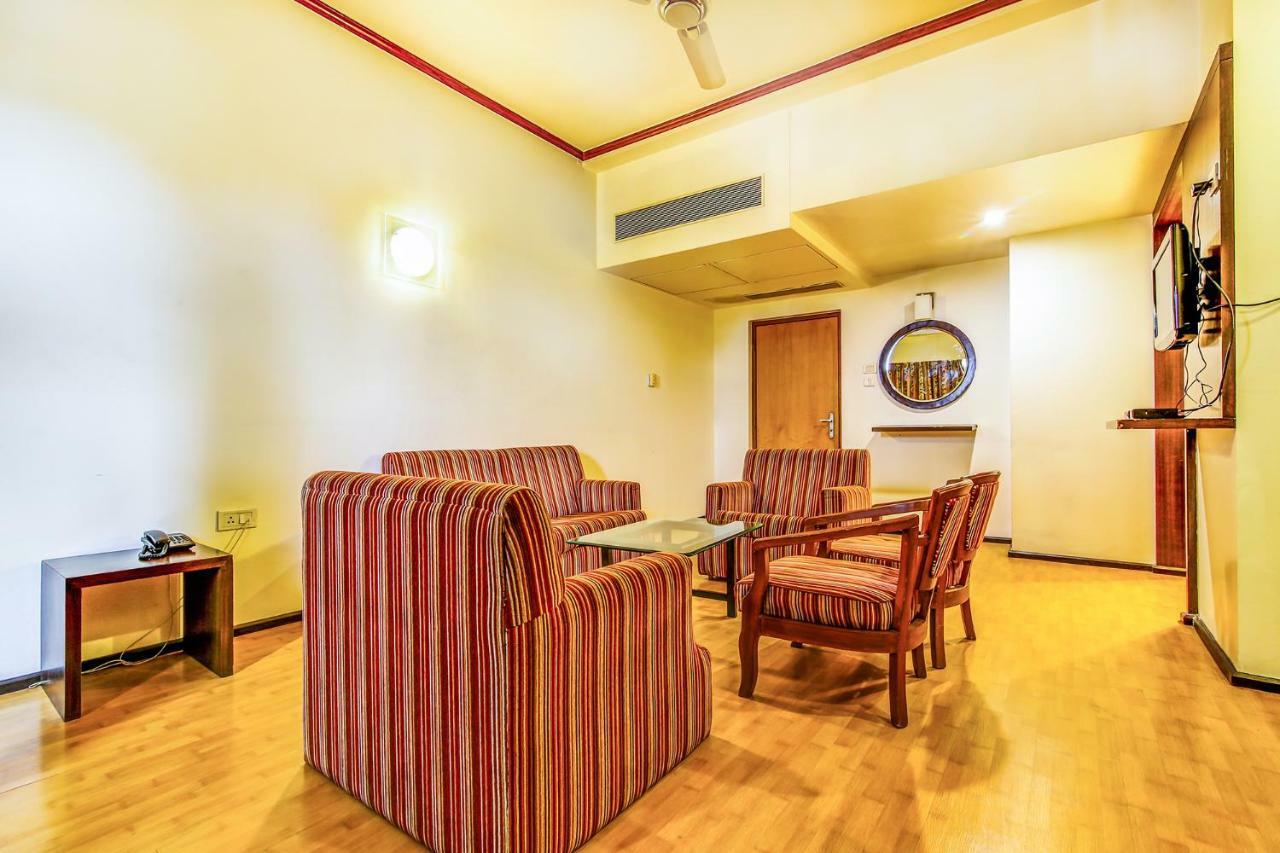 The President Hotel Shivajinagar Pune Exteriör bild