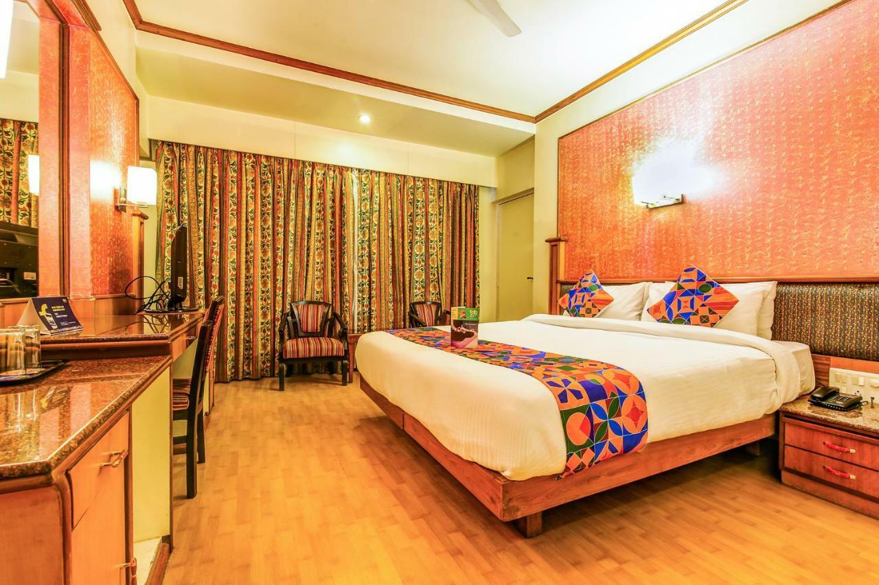 The President Hotel Shivajinagar Pune Exteriör bild