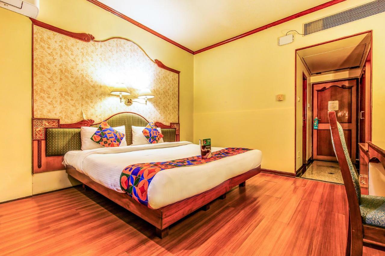 The President Hotel Shivajinagar Pune Exteriör bild