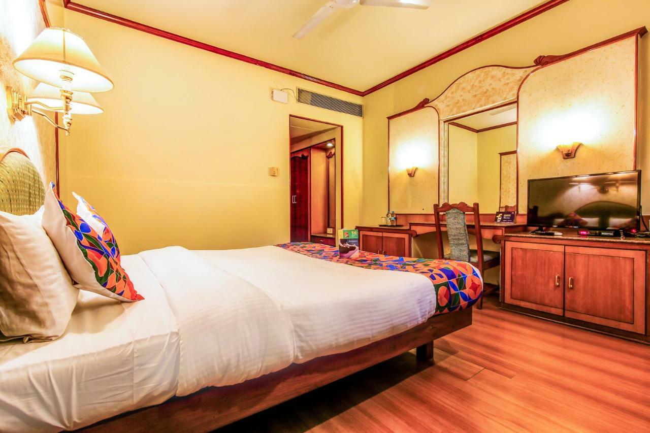 The President Hotel Shivajinagar Pune Exteriör bild