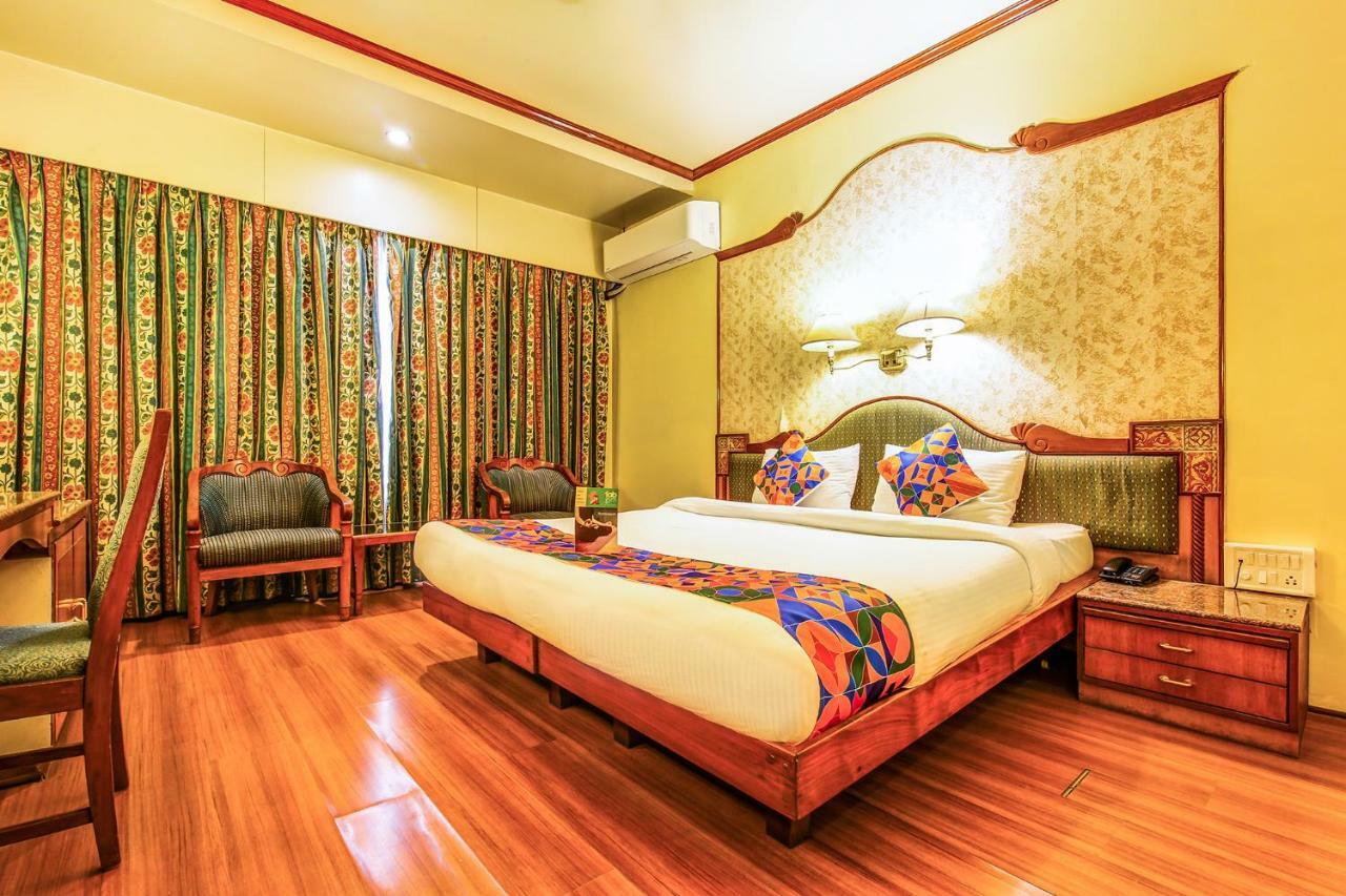 The President Hotel Shivajinagar Pune Exteriör bild